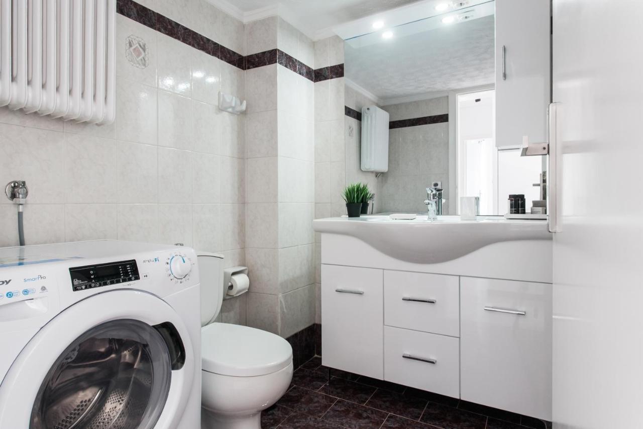 Splendid 3br Close To Olympic Stadium *